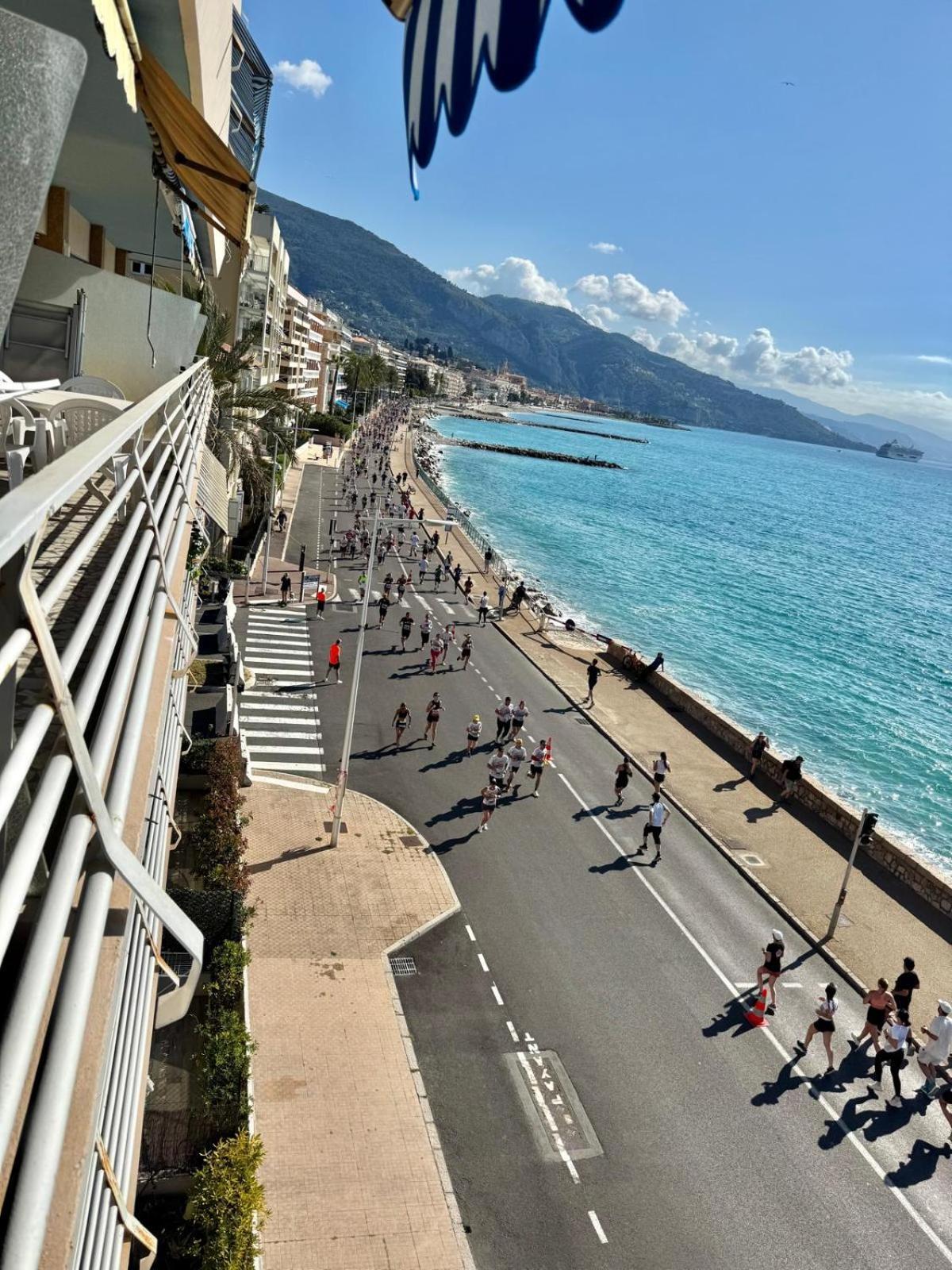 Casa Sud Menton - Bord De Mer - Vue Mer Panoramique Plage Promenade En Bas - Terrasse - Wifi - Appt Entierement Renove Appartement
