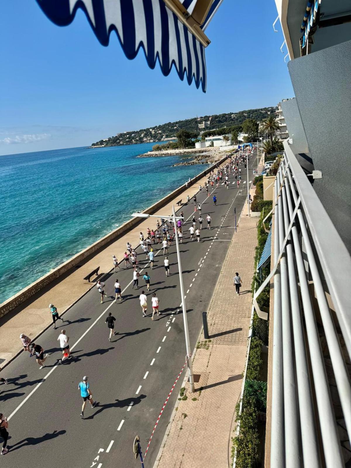 Casa Sud Menton - Bord De Mer - Vue Mer Panoramique Plage Promenade En Bas - Terrasse - Wifi - Appt Entierement Renove Appartement *
