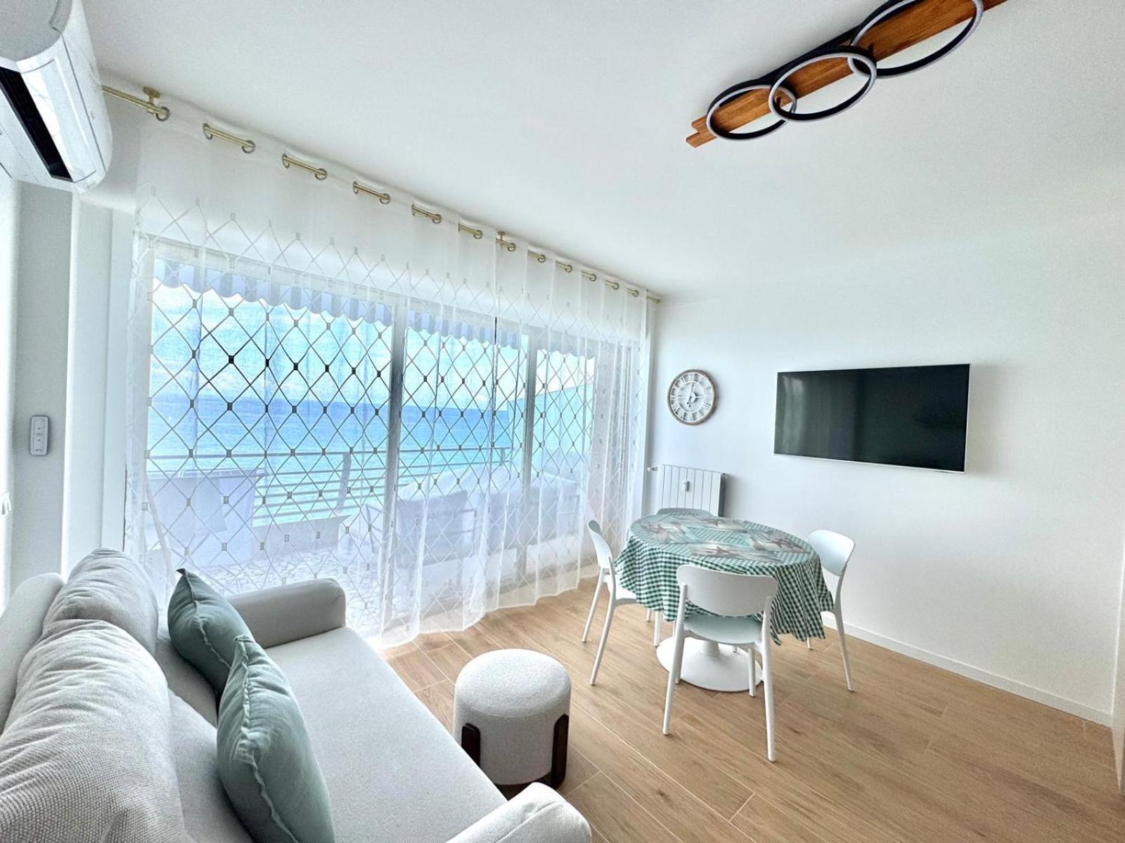 Appartement Casa Sud Menton - Bord De Mer - Vue Mer Panoramique Plage Promenade En Bas - Terrasse - Wifi - Appt Entierement Renove *