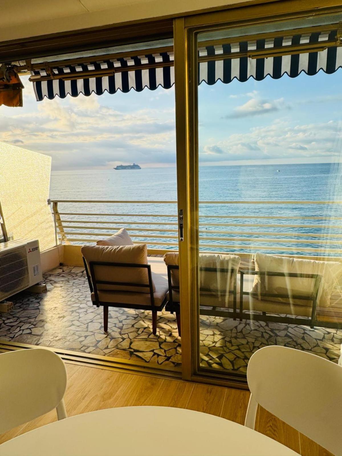 Appartement Casa Sud Menton - Bord De Mer - Vue Mer Panoramique Plage Promenade En Bas - Terrasse - Wifi - Appt Entierement Renove