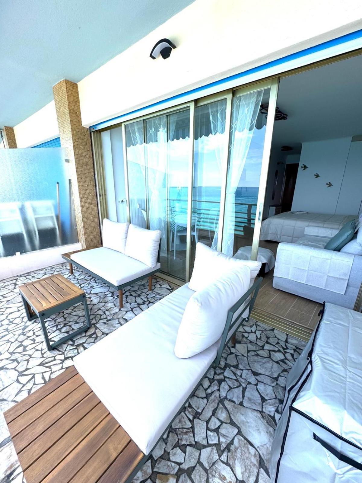 Appartement Casa Sud Menton - Bord De Mer - Vue Mer Panoramique Plage Promenade En Bas - Terrasse - Wifi - Appt Entierement Renove Menton