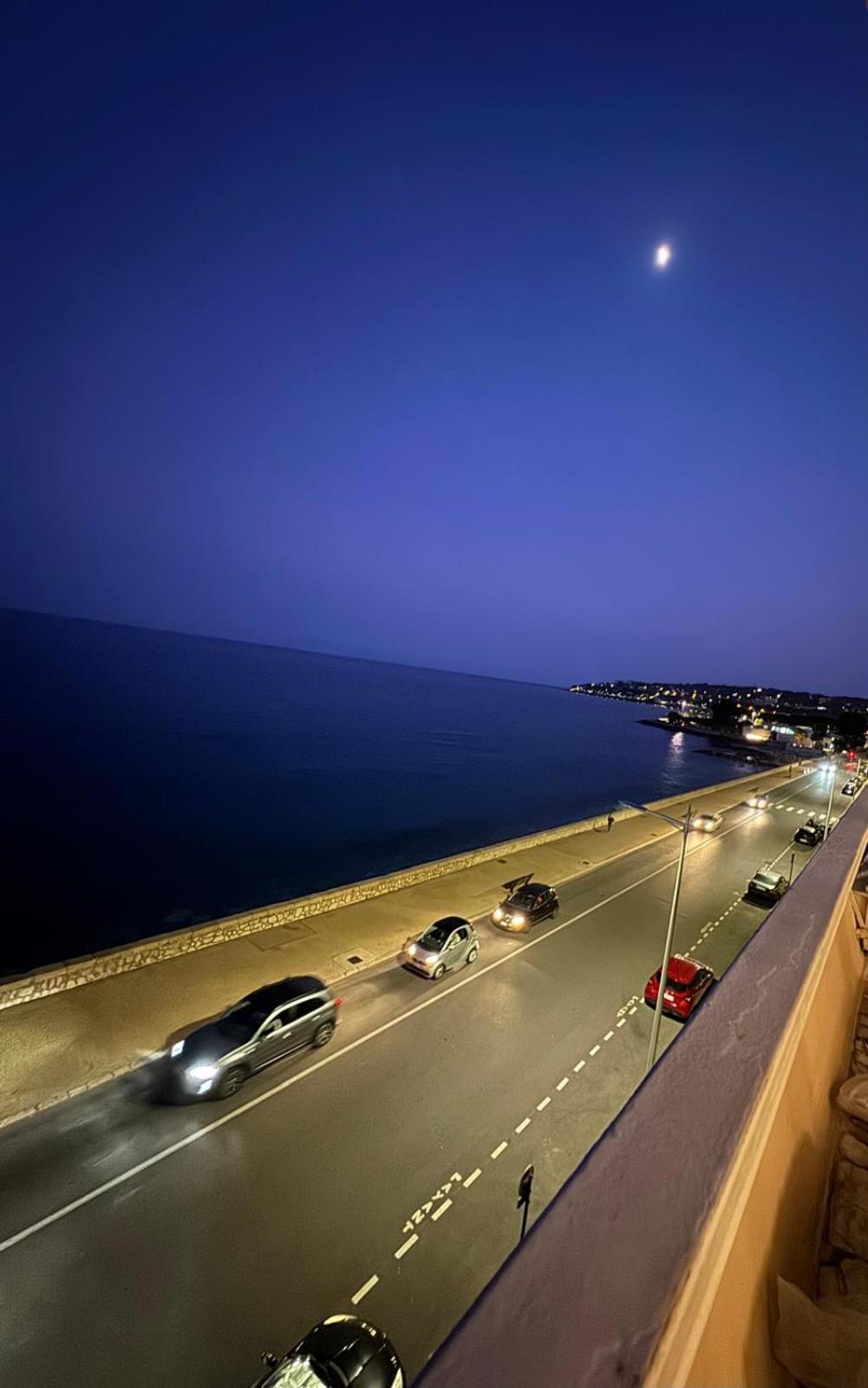 Casa Sud Menton - Bord De Mer - Vue Mer Panoramique Plage Promenade En Bas - Terrasse - Wifi - Appt Entierement Renove * Menton