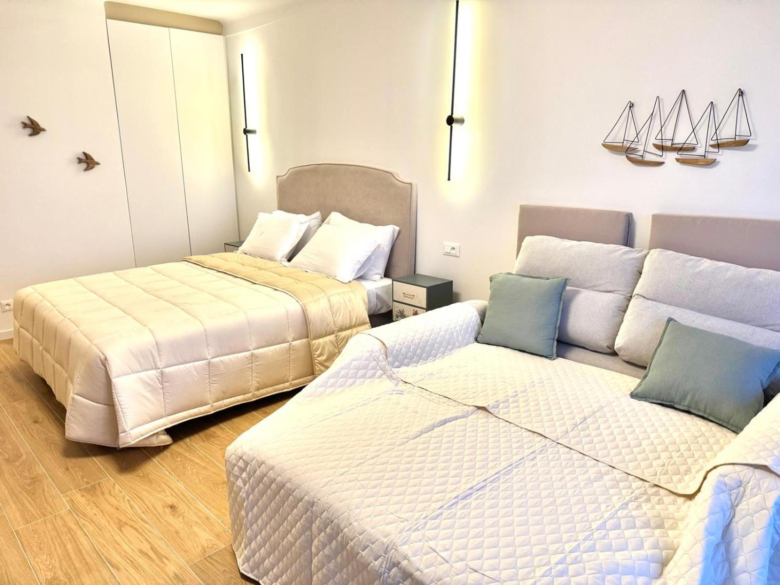 Casa Sud Menton - Bord De Mer - Vue Mer Panoramique Plage Promenade En Bas - Terrasse - Wifi - Appt Entierement Renove *